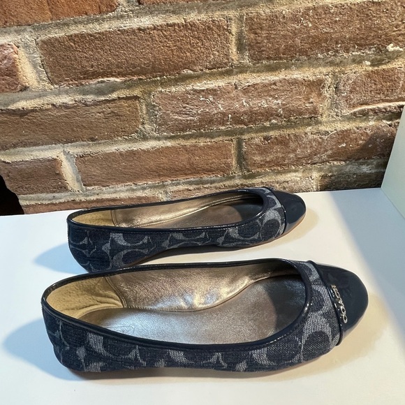 Coach shoes ballet flats signature logo patent leather blue womens 9.5 - Picture 2 of 6